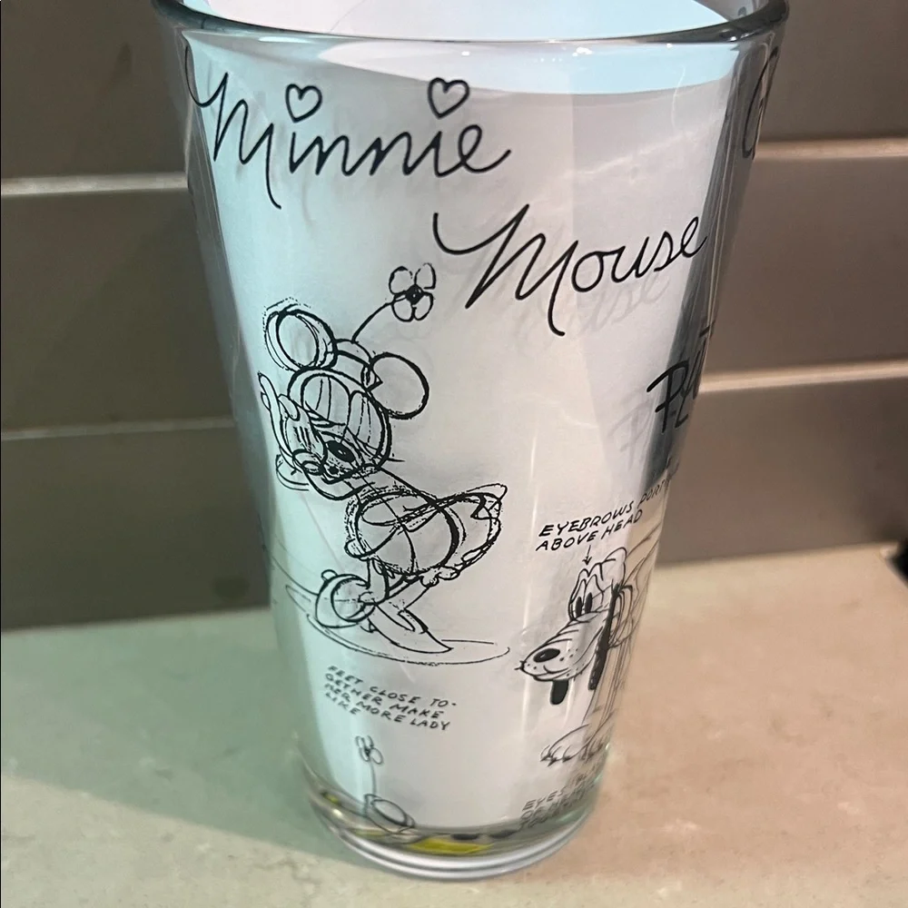 Disney Sketch-Style Mickey & Donald Glass Tumbler — White and Black - Picture 3 of 8